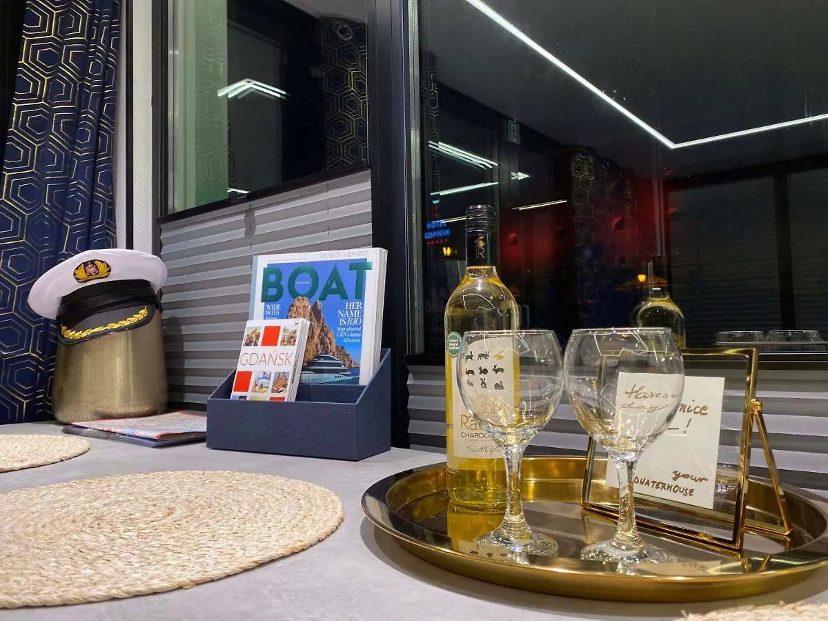 Gold Waterhouse Gdansk Old Town - Houseboat Apartment
