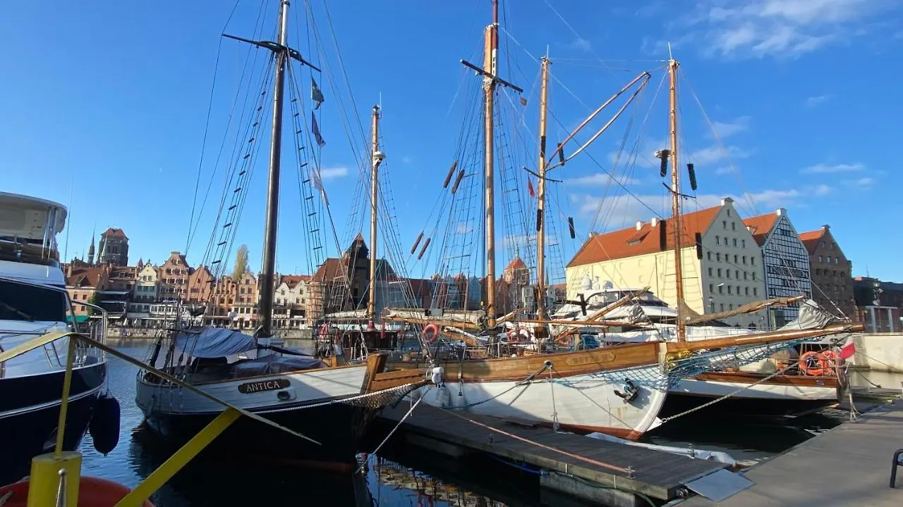 Gold Waterhouse Gdansk Old Town - Houseboat Apartment